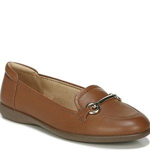 NIB Naturalizer tan  Fern Loafer Leather Size 6